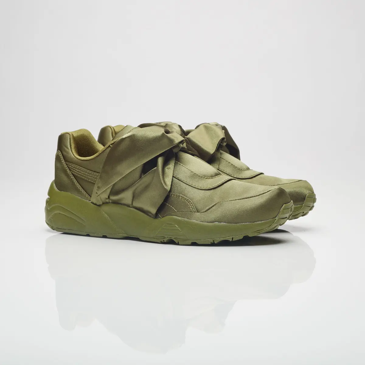 Кросівки жіночі Puma Bow Sneaker