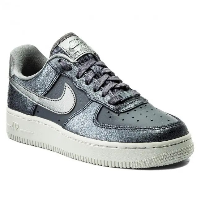 Кросівки жіночі Nike Air Force сріблясті 896185-005