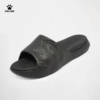 Тапочки чоловічі Kelme Black Slides чорні 9325LT5093.9061