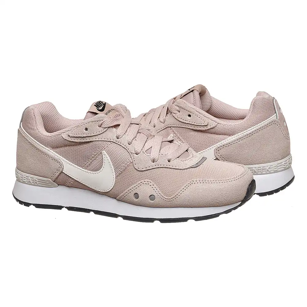 Кросівки жіночі Nike Venture Runner