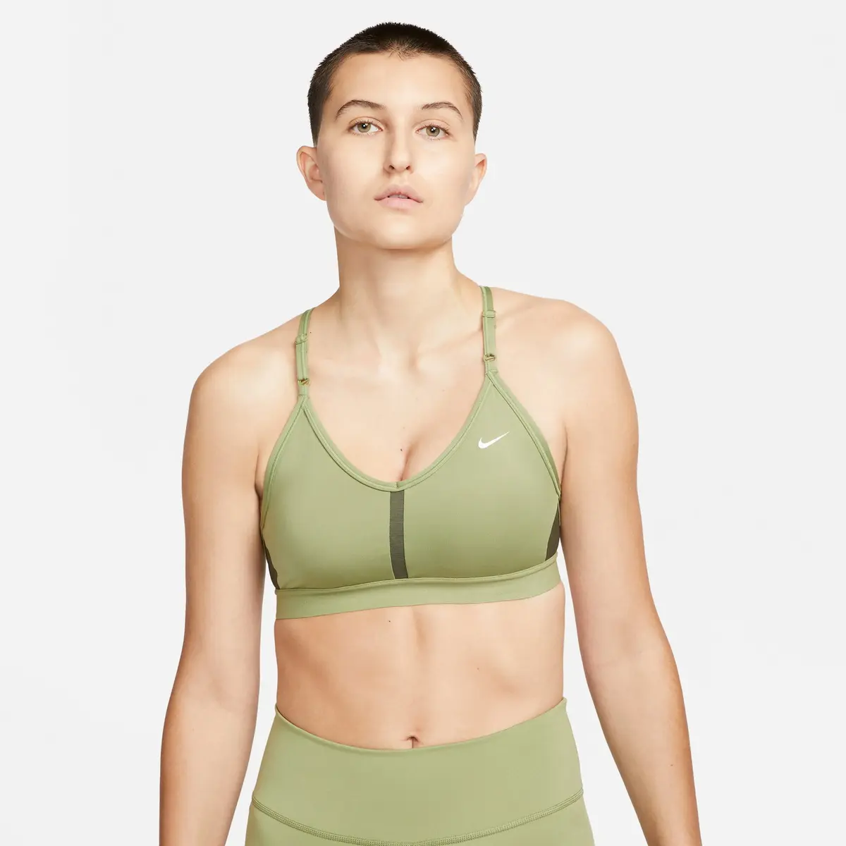 Спортивный топ женской Nike Dri-Fit Indy V-Neck Bra