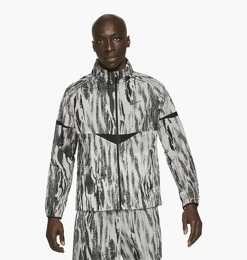Вітровка чоловіча Nike Windrunner Wild Run White/Grey
