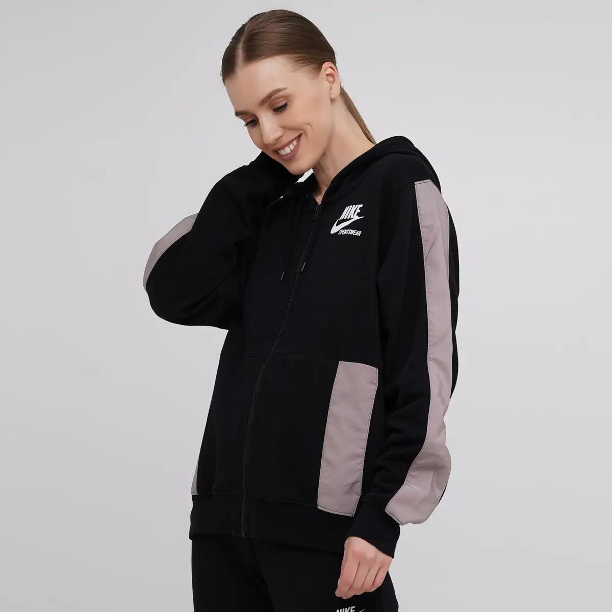 Спортивный костюм женской Nike Sports Suit