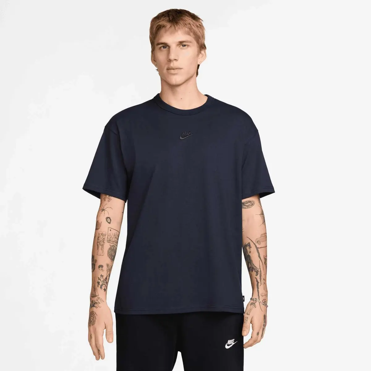 Футболка чоловіча Nike Sportswear Premium Essentials