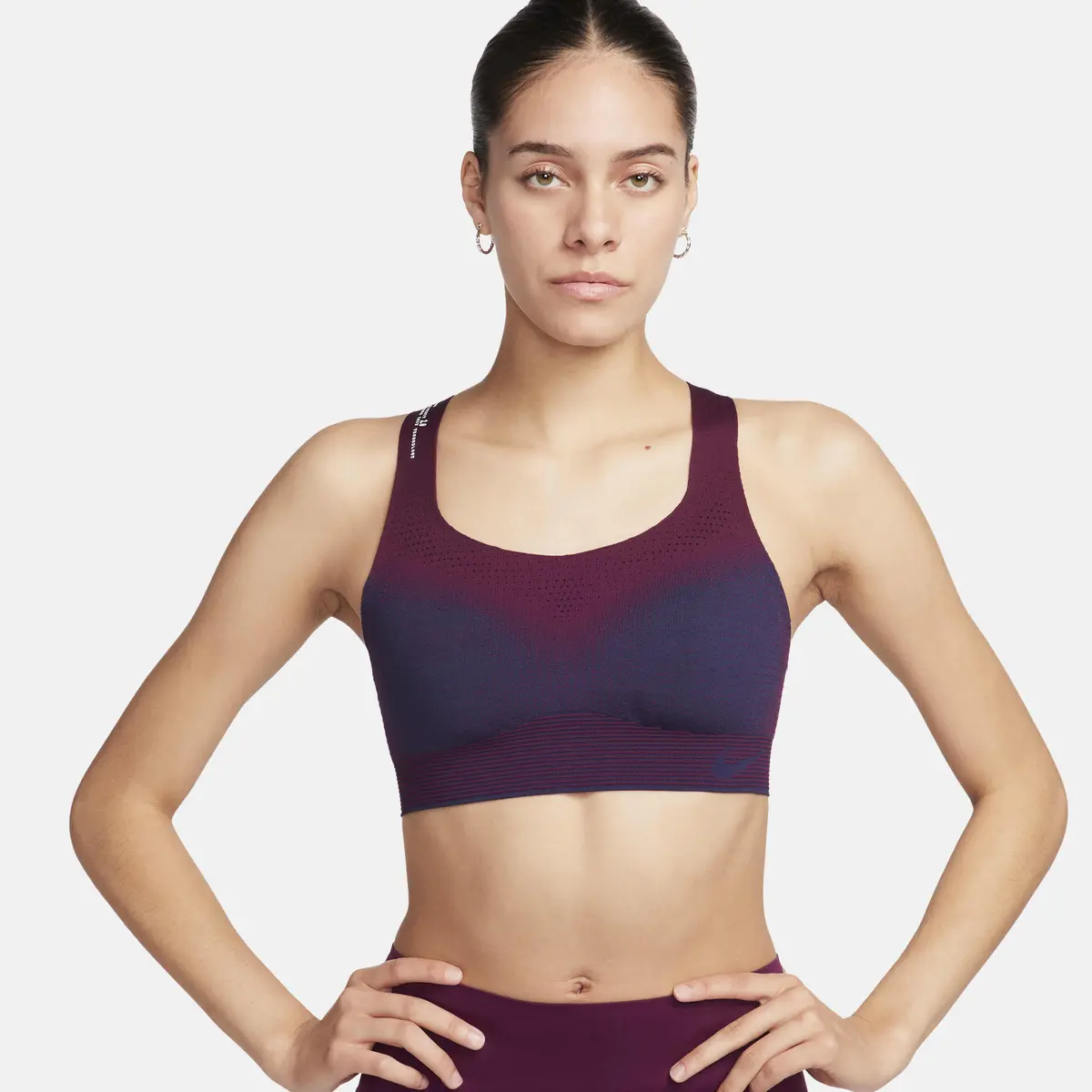 Спортивний топ жіночий Nike Swoosh Flyknit