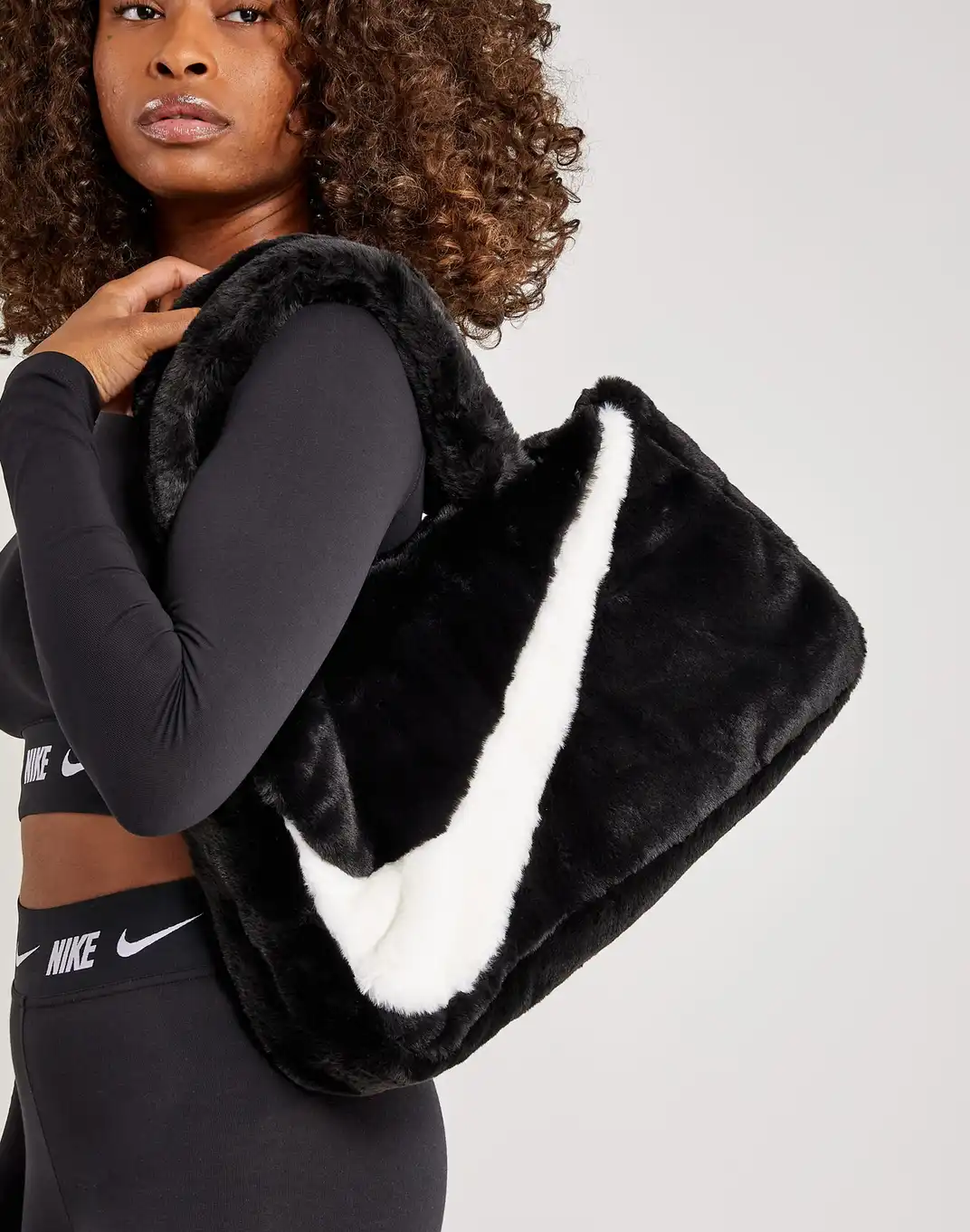 Сумка на плече Nike Faux Fur Tote