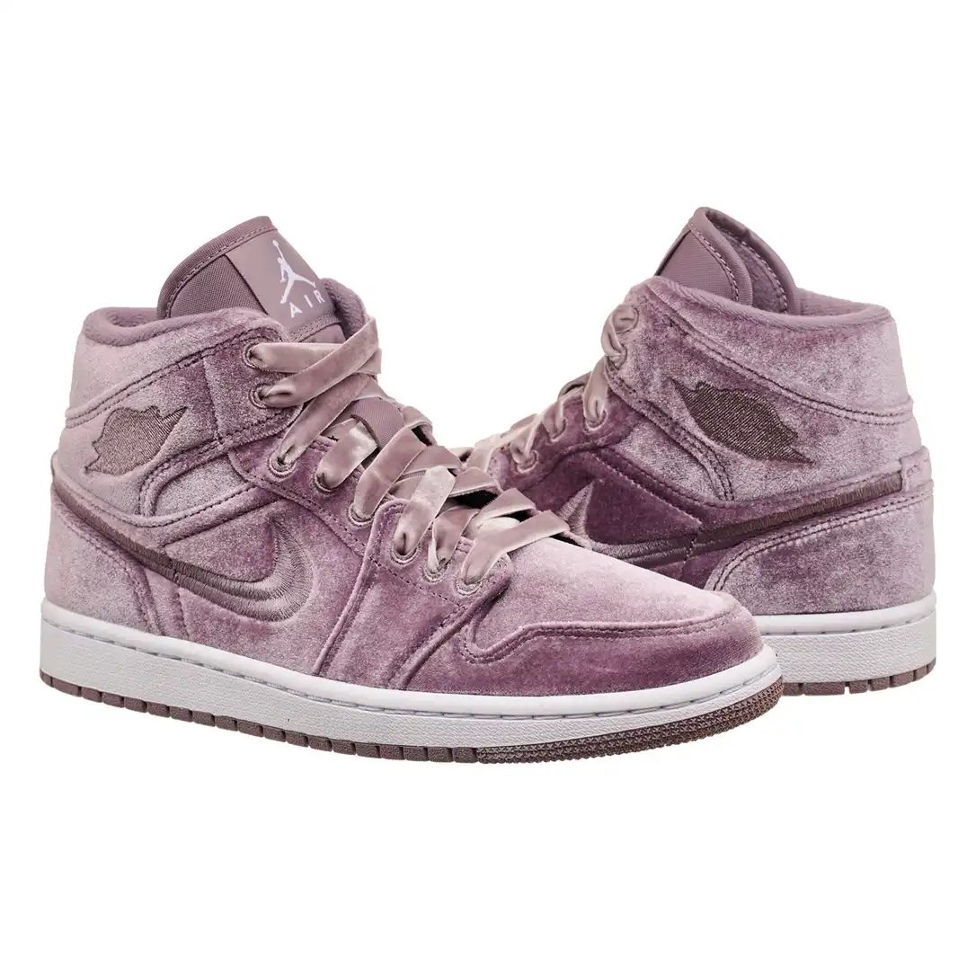 Кроссовки женские Jordan Air 1 Mid Se