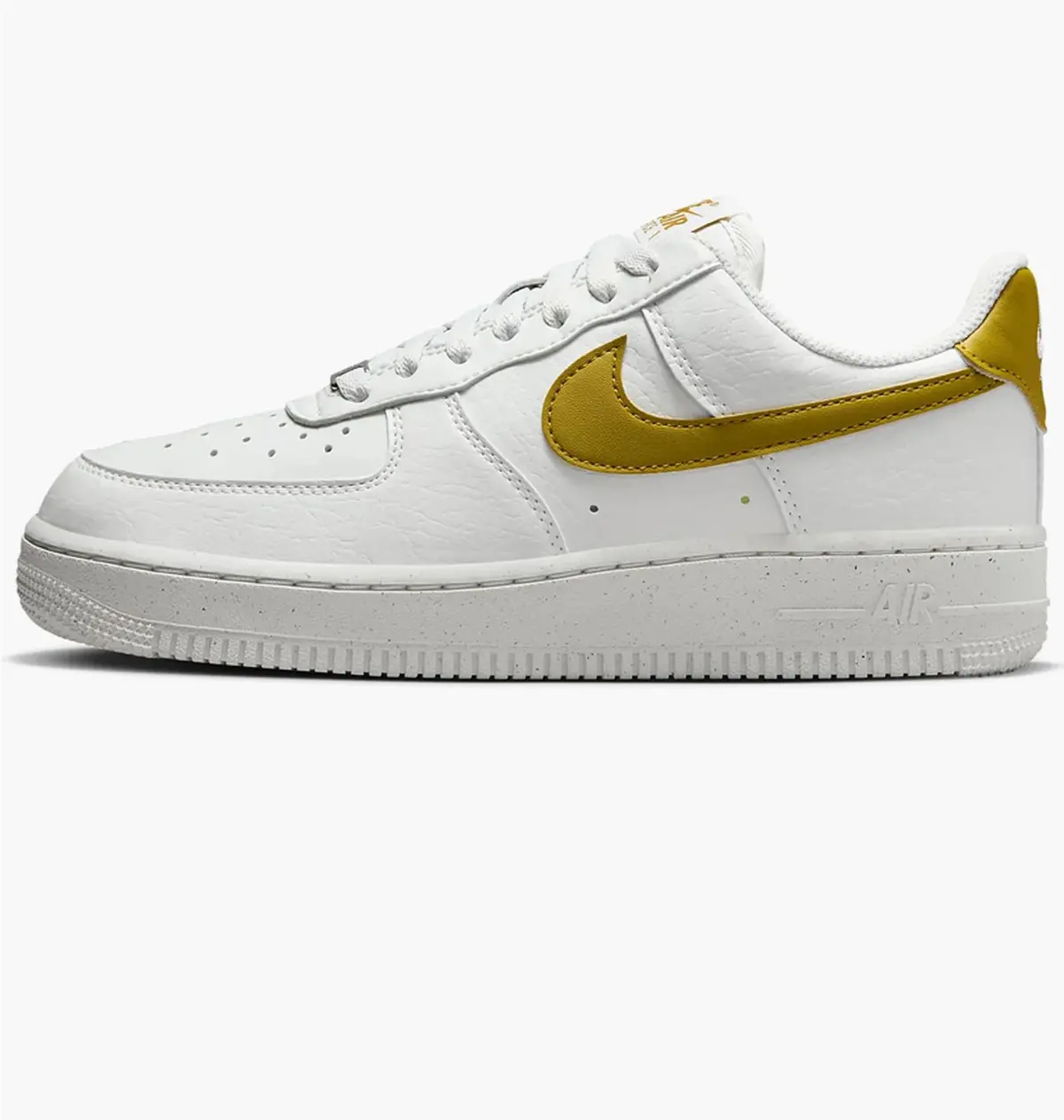 Кроссовки женские Nike Air Force 1 07 Se