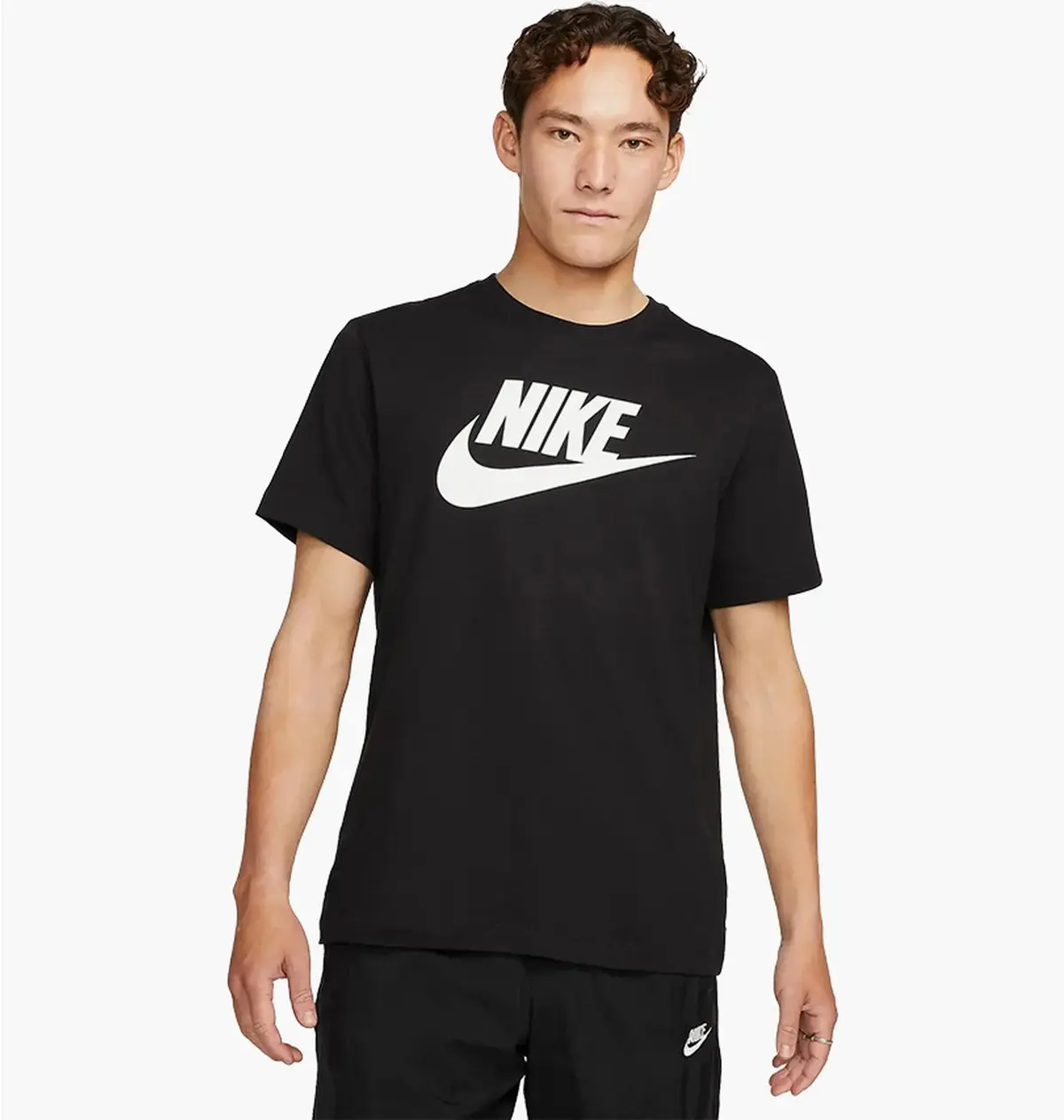 Футболка чоловіча Nike Sportswear