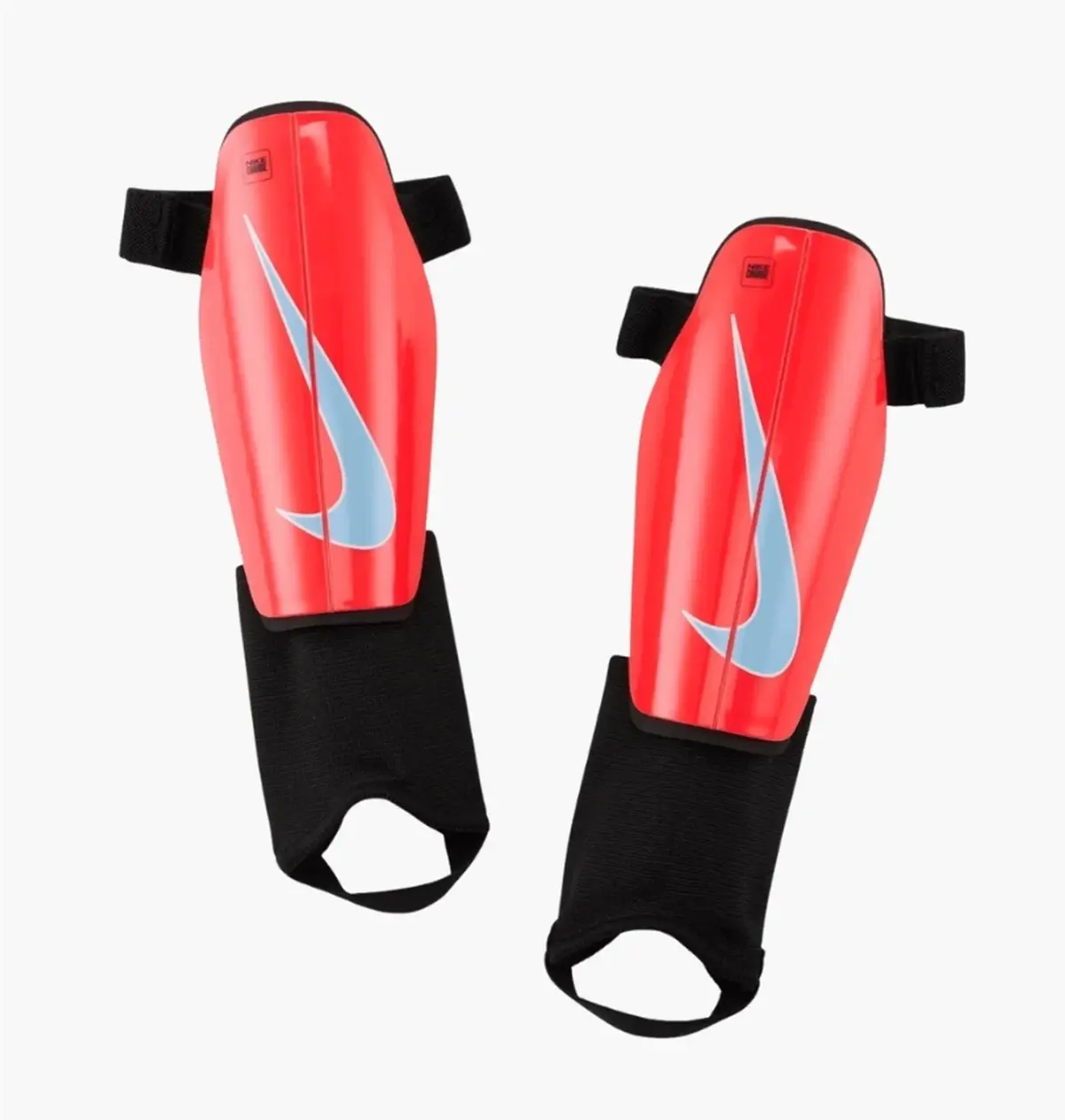 Футбольні щитки Nike Charge Red