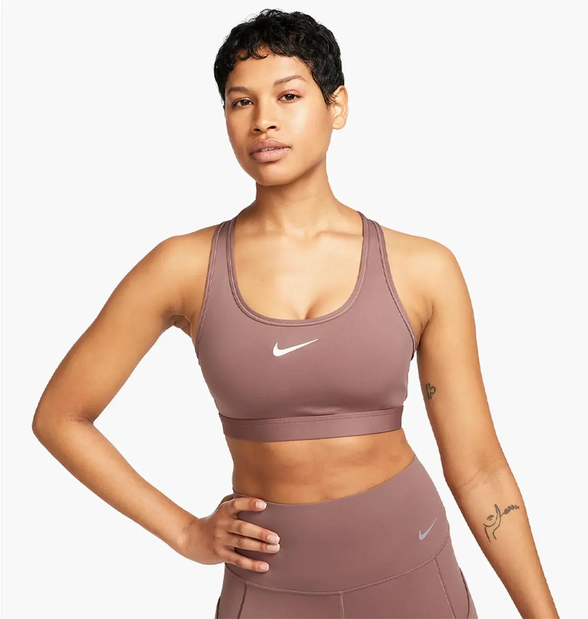 Спортивний топ жіночий Nike Swoosh Medium Support