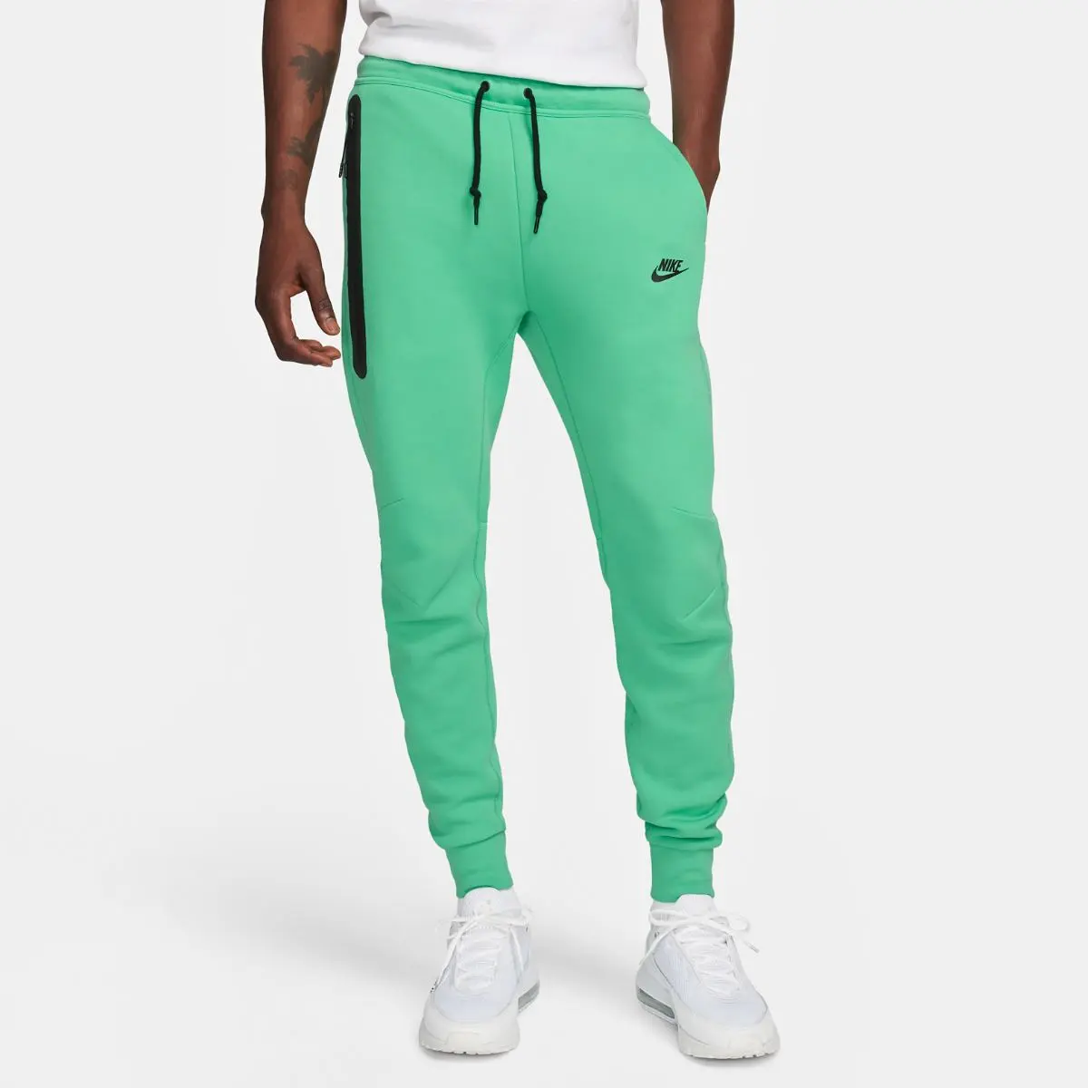Брюки мужские Nike Tch Flc Jggr салатовые FB8002-363
