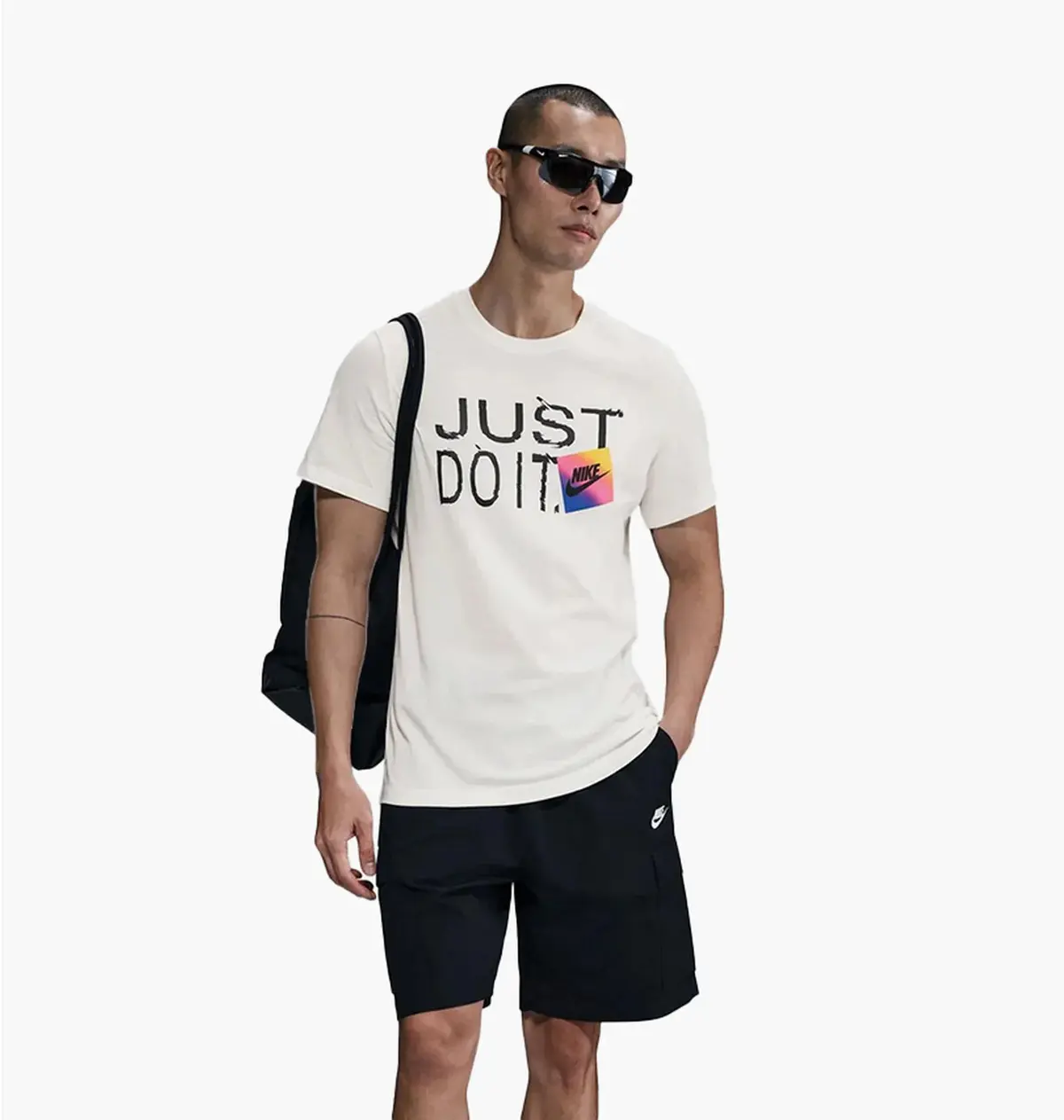 Футболка чоловіча Nike Sportswear Beige