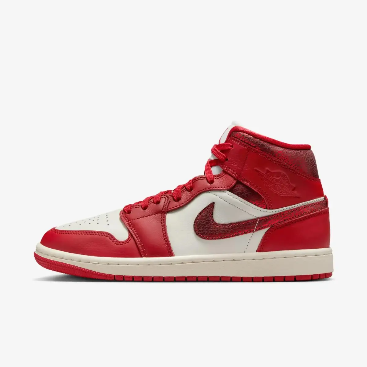Кроссовки женские Jordan Air 1 Mid Se