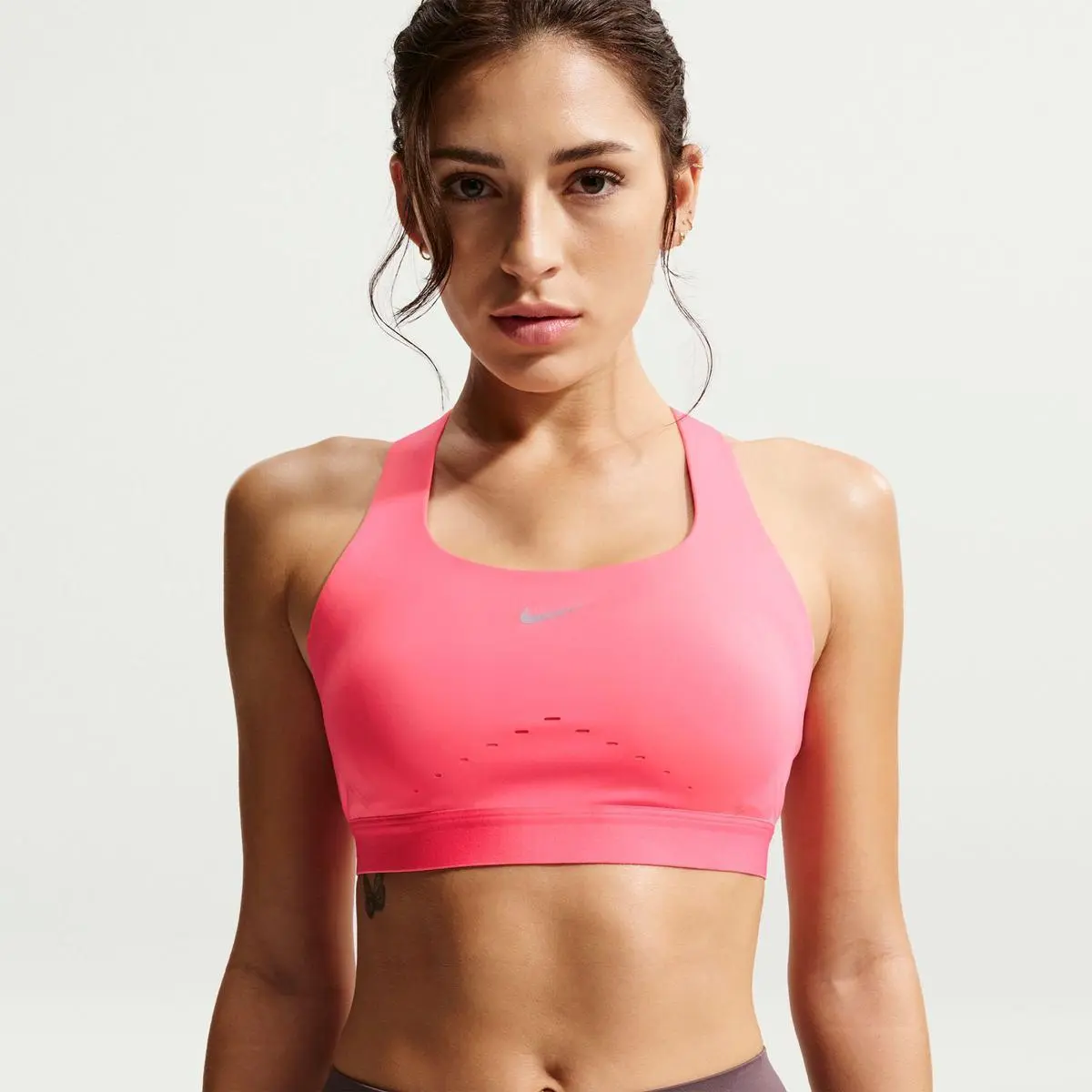 Спортивний топ жіночий Nike Swift High-Support