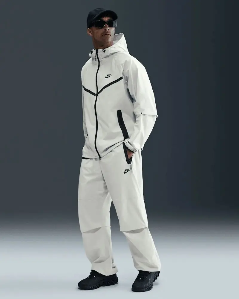 Брюки мужские Nike Tech Woven Oversized Trousers серые HM7158-034