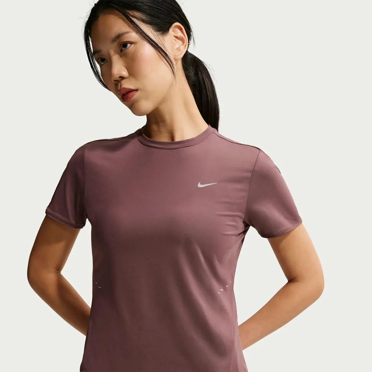 Футболка жіноча Nike Swift Dri-Fit