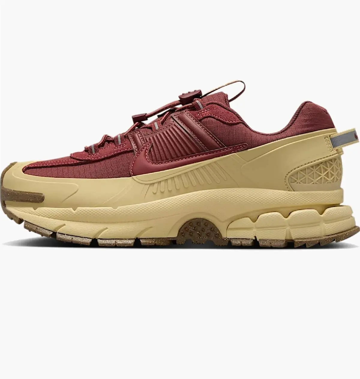 Кросівки жіночі зимові Nike Zoom Vomero Roam Team коричневі з бежевим HQ2181-700