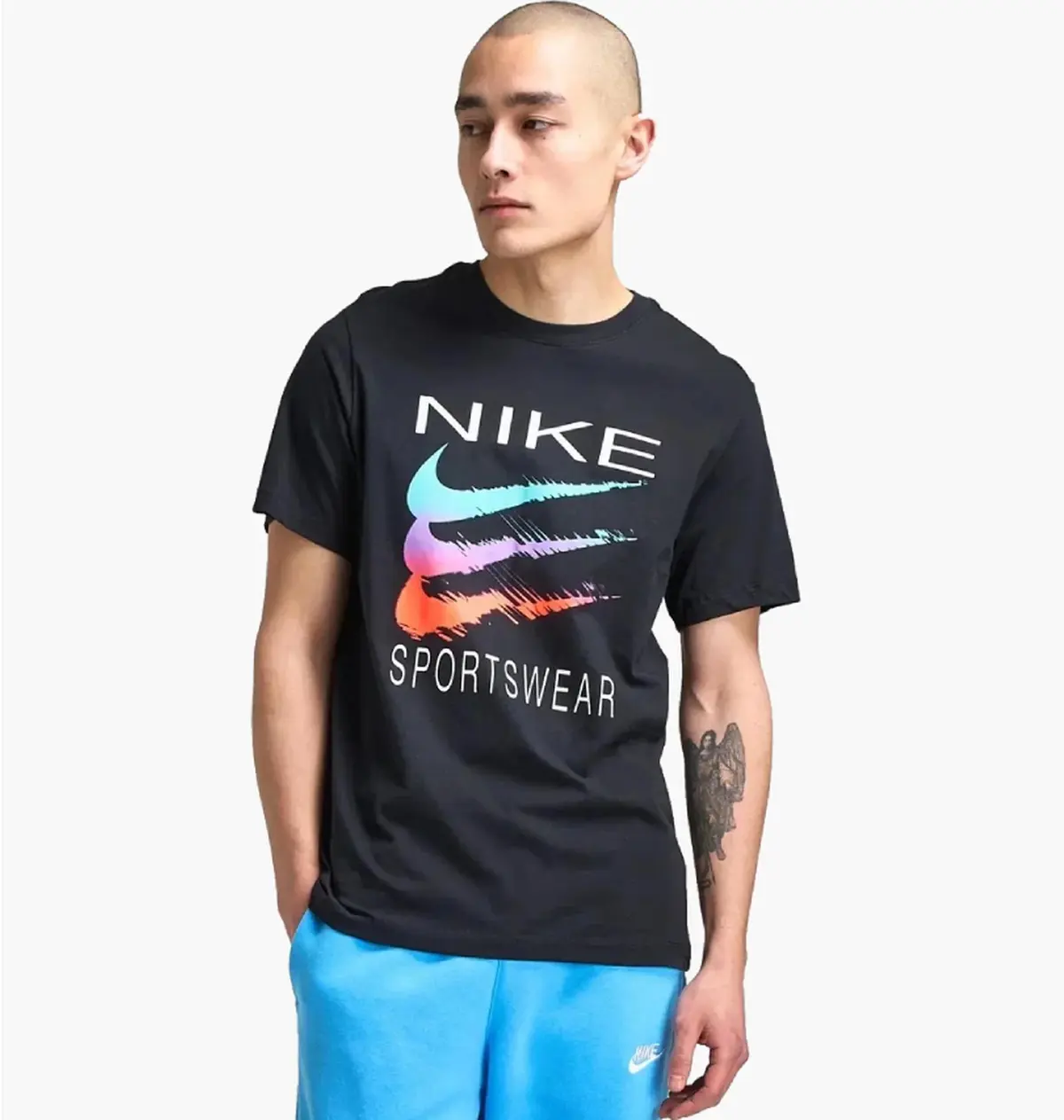 Футболка чоловіча Nike Sportswear Triple Swoosh