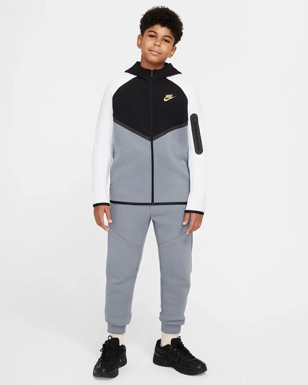 Брюки дитячі Nike Sportswear Tech Fleece Older Kids