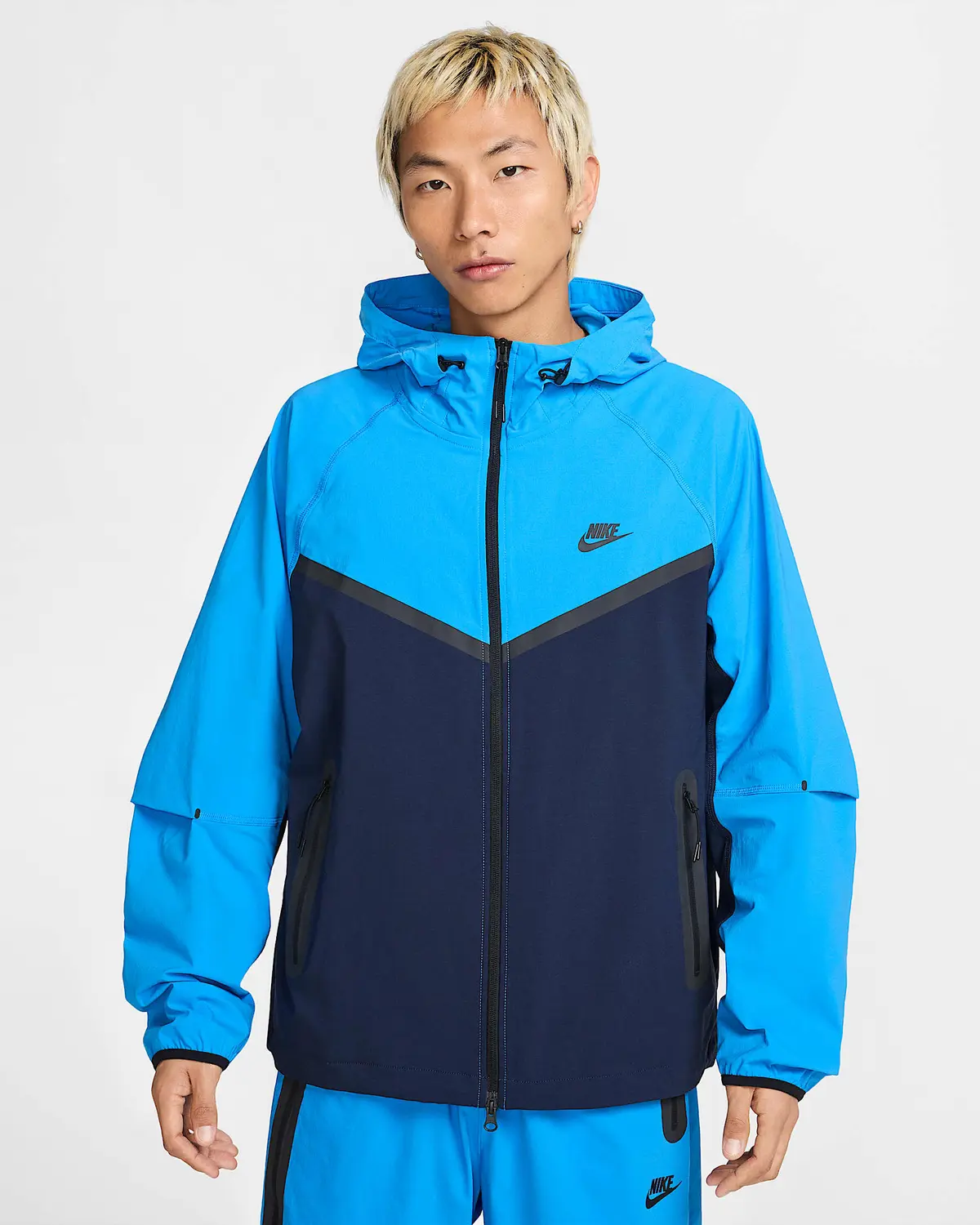 Вітровка чоловіча Nike Tech Woven Full-Zip Windrunner Jacket