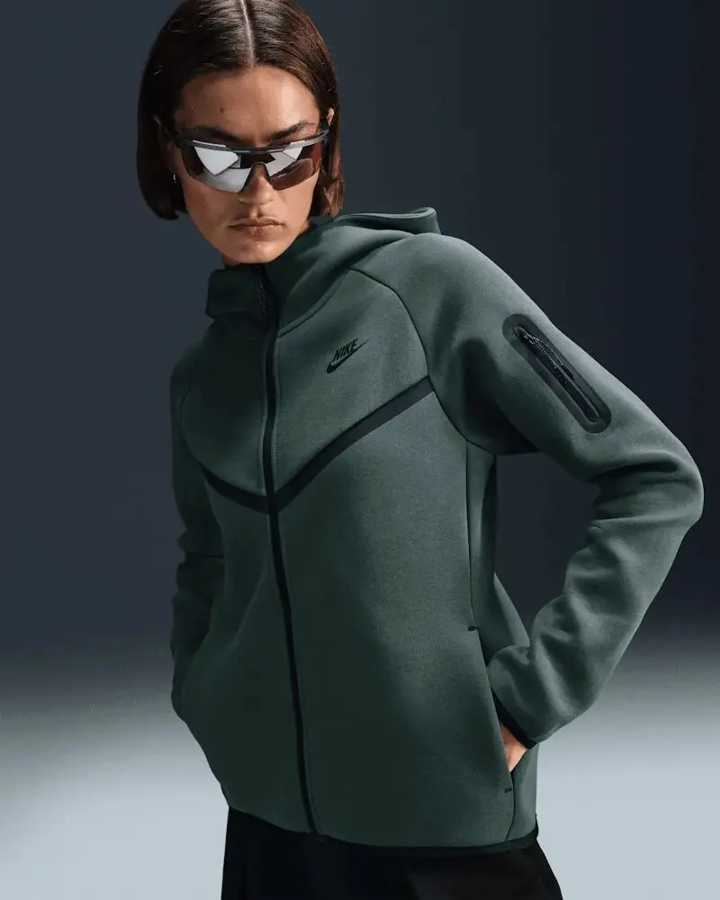 Спортивный костюм женской Nike Tech Fleece Windrunner Full‑Zip