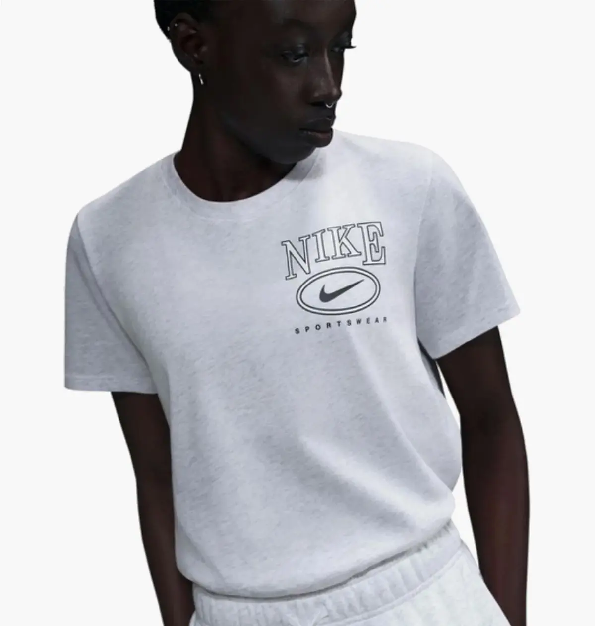 Футболка жіноча Nike Sportswear Club