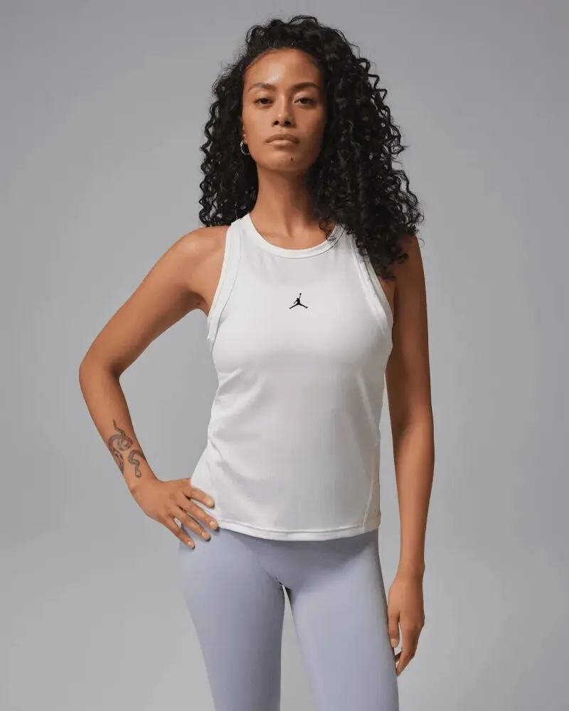 Футболка женская Nike Sport Essentials Dri-FIT