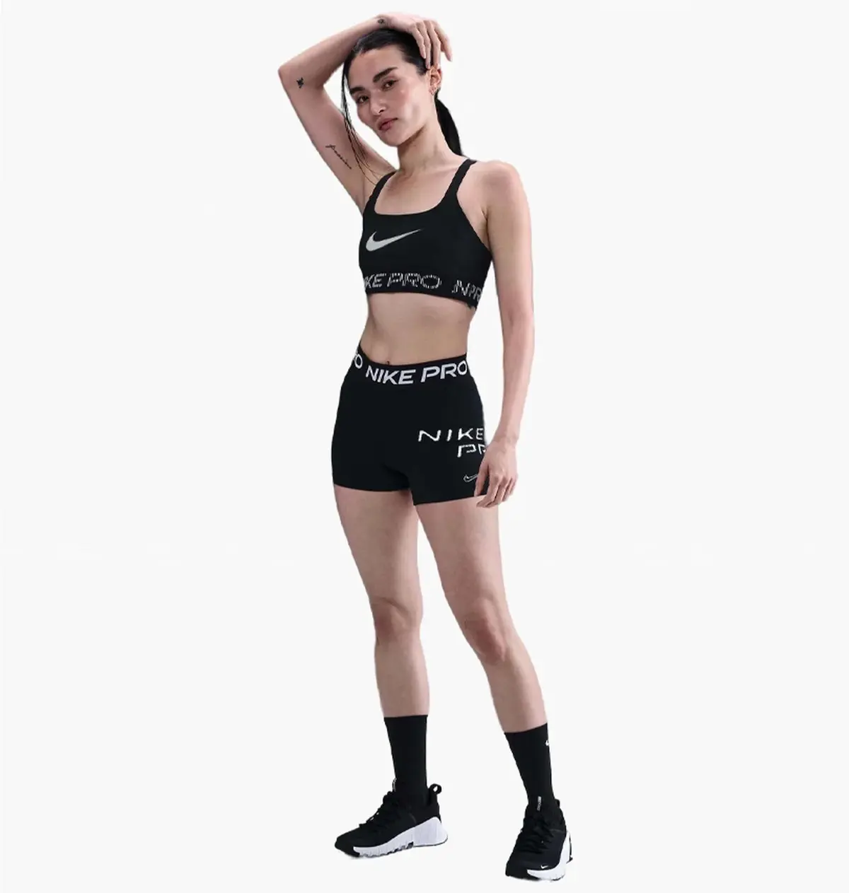 Спортивный костюм женской Nike Pro Bra Black