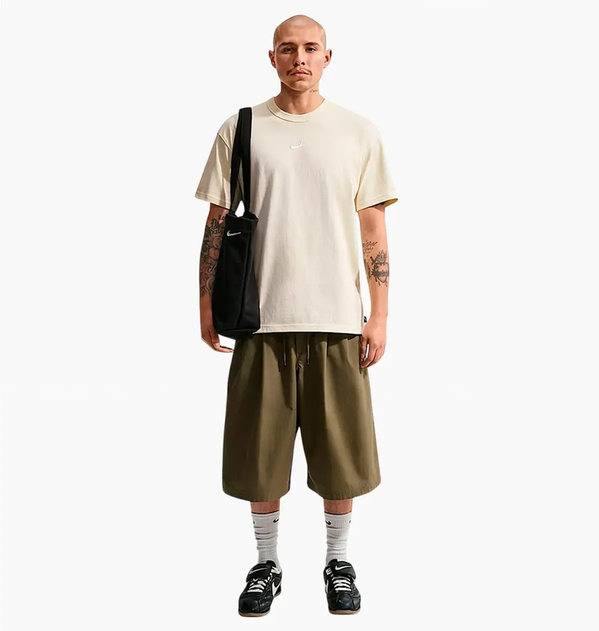 Футболка чоловіча Nike Sportswear Premium Essentials Beige