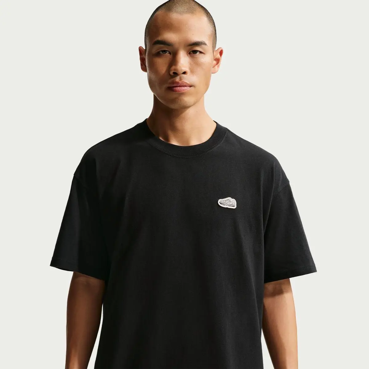 Футболка чоловіча Nike Sportswear Vomero Patch