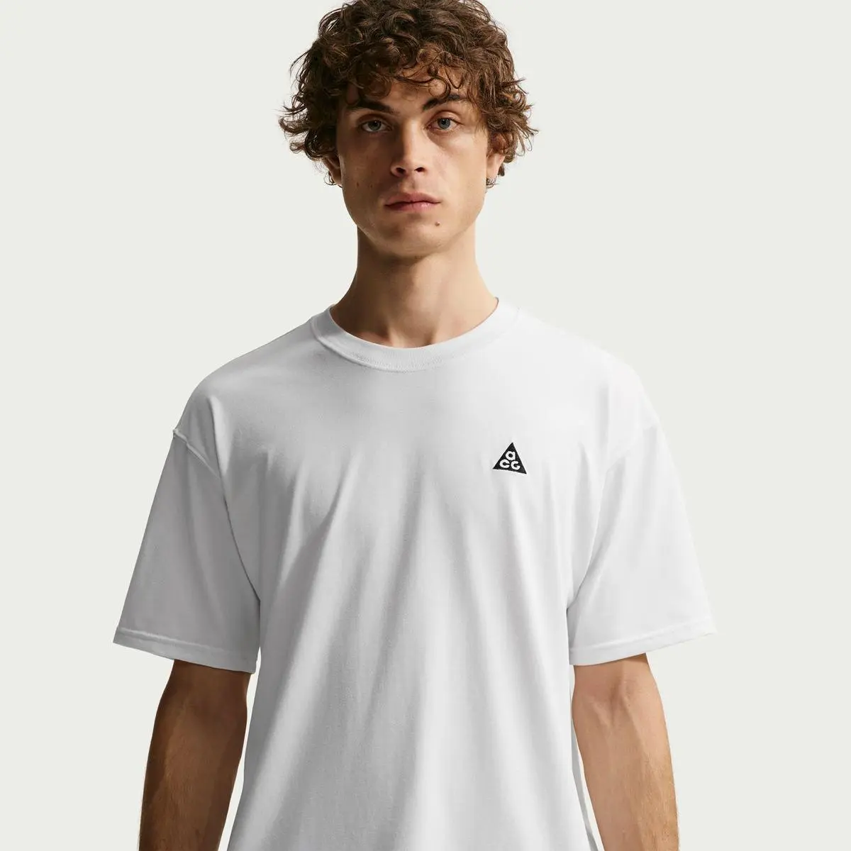 Футболка чоловіча Nike M Acg Df Tee Lse 12Mo Camp Lt