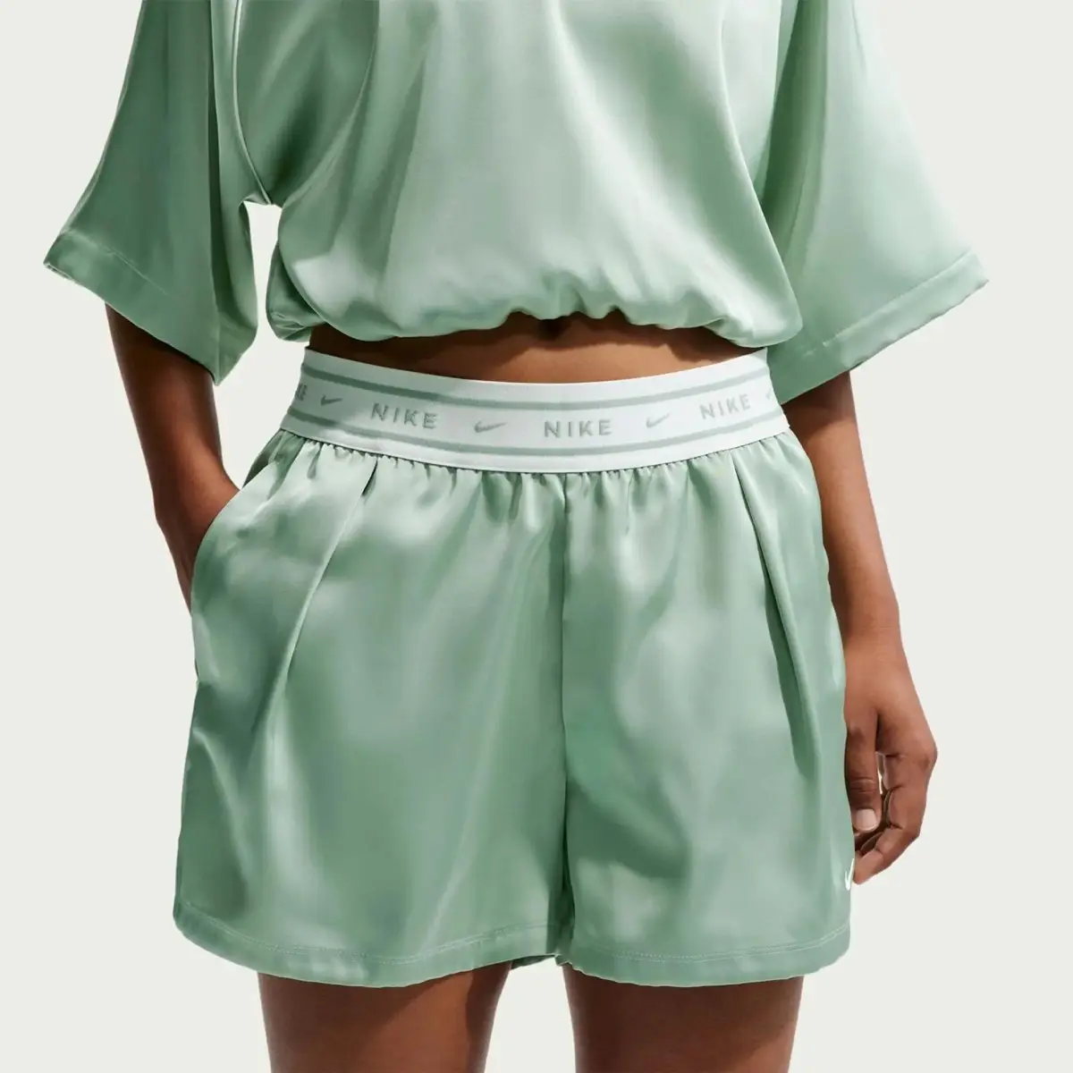 Шорти жіночі Nike Nsw Offln Wvn Stn Short
