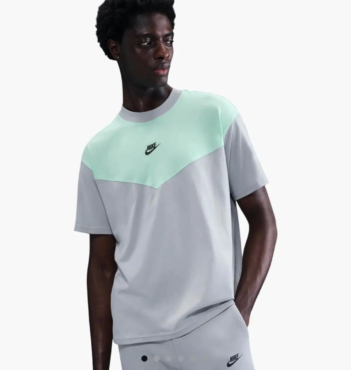 Футболка чоловіча Nike Sportswear Grey