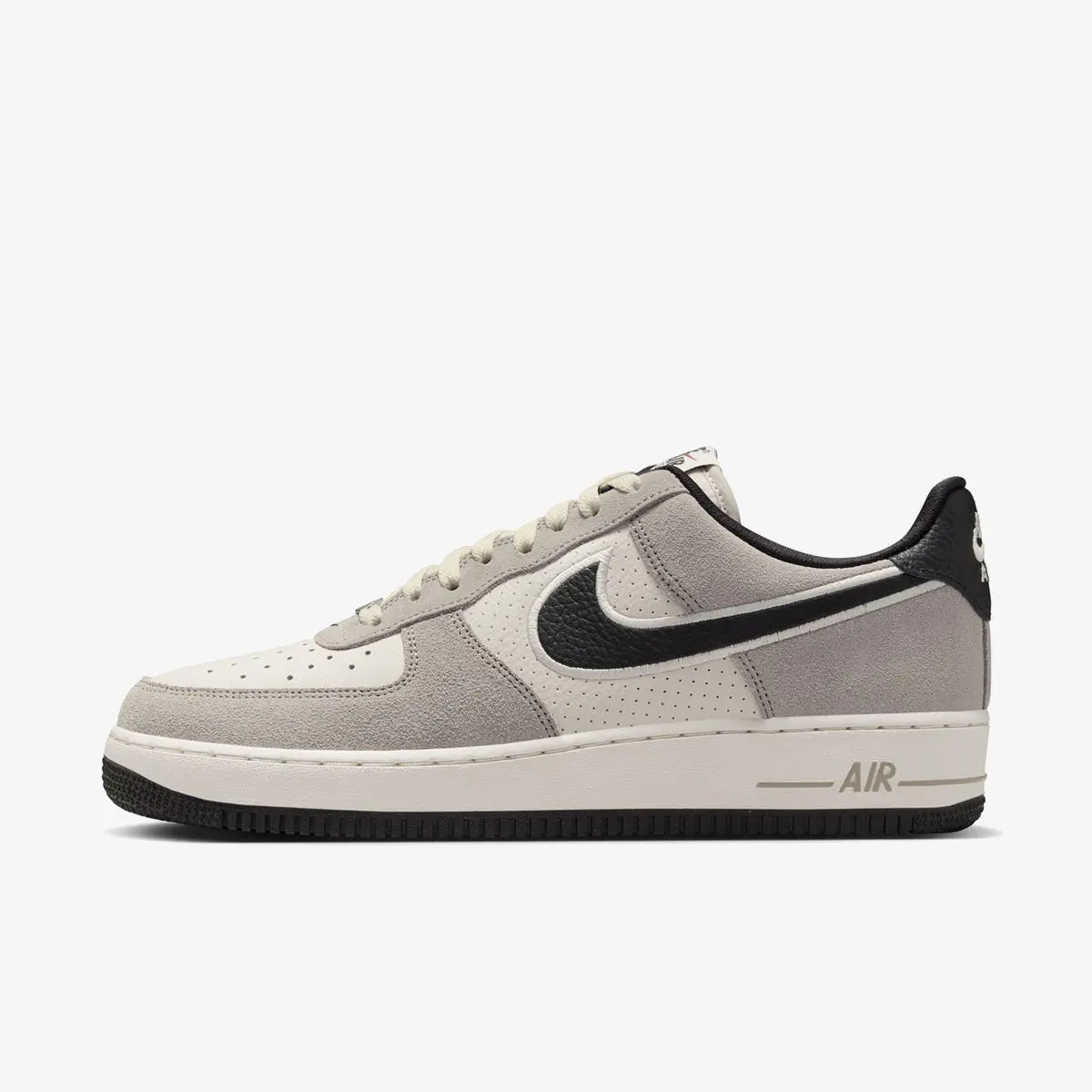 Кросівки чоловічі Nike Air Force 1 07 Lv8