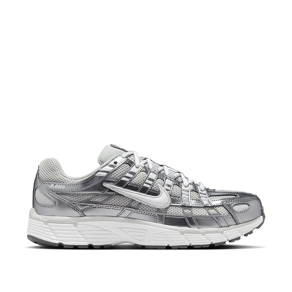 Кросівки жіночі Nike P-6000