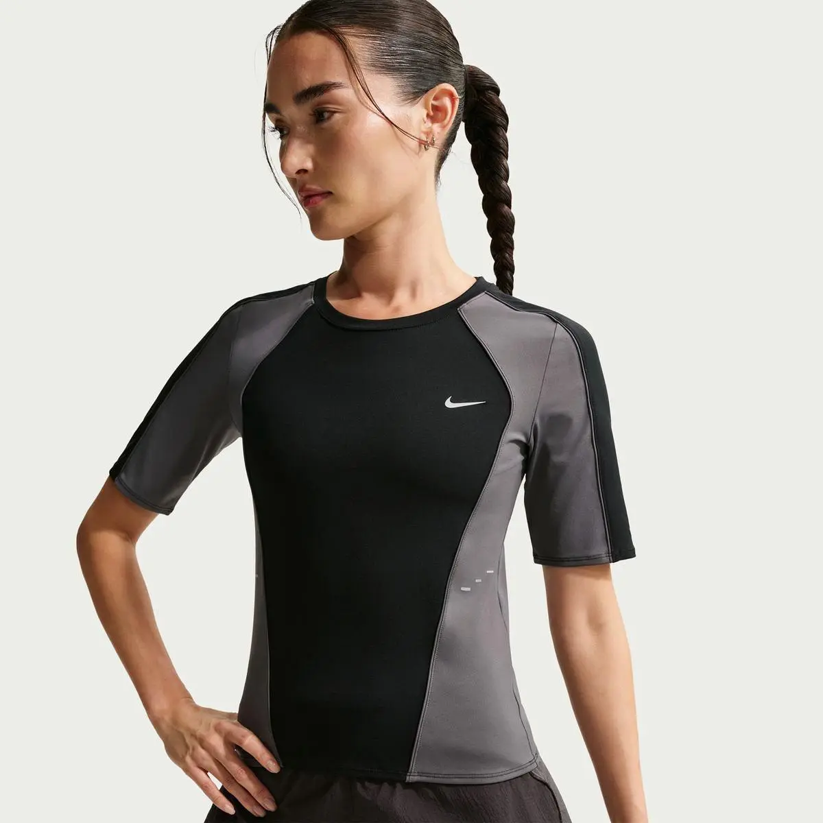 Футболка жіноча Nike Swift Dri-Fit