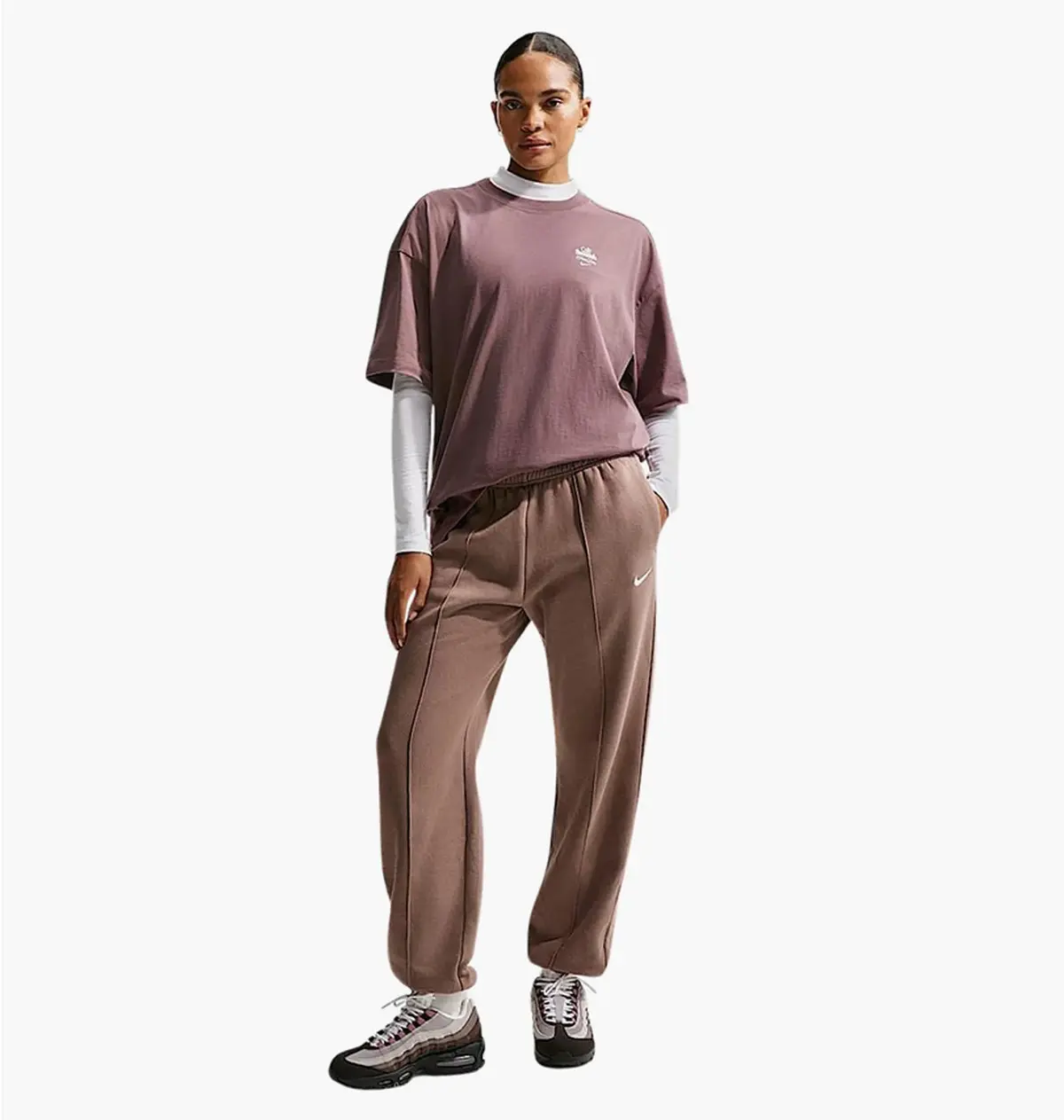 Футболка жіноча Nike Sportswear Classic Womens Oversized Short-Sleeve T-Shirt Brown