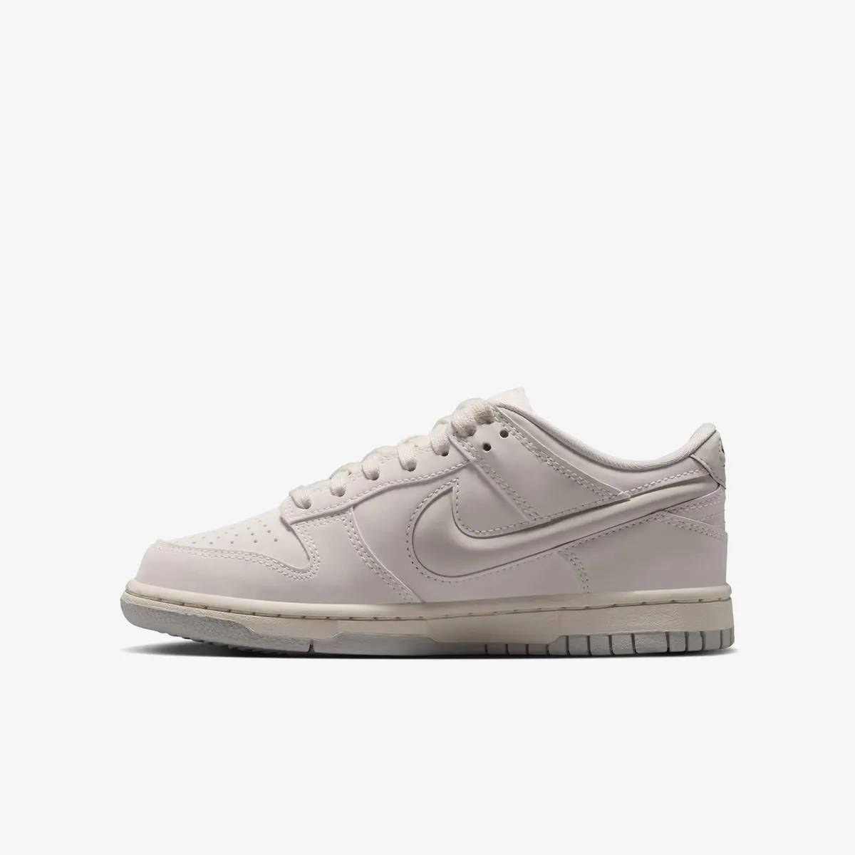 Кроссовки детские Nike Dunk Low Lv8 Light Bone (Gs) белые IR0824-100