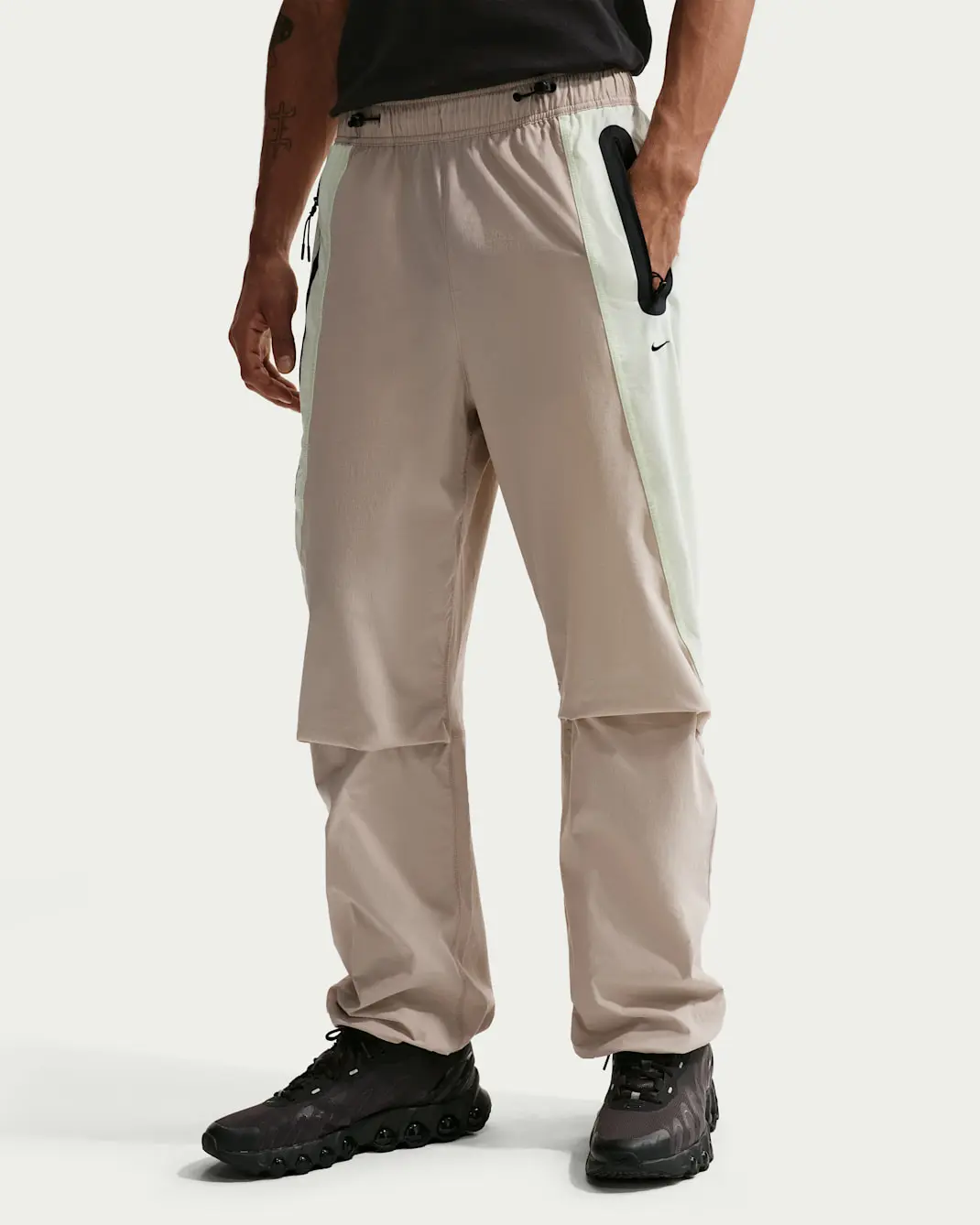 Брюки чоловічі Nike Tech Men's Dri-Fit Woven