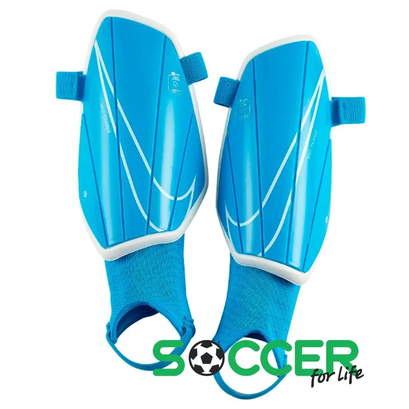 Футбольные щитки Nike Charge Football Shields