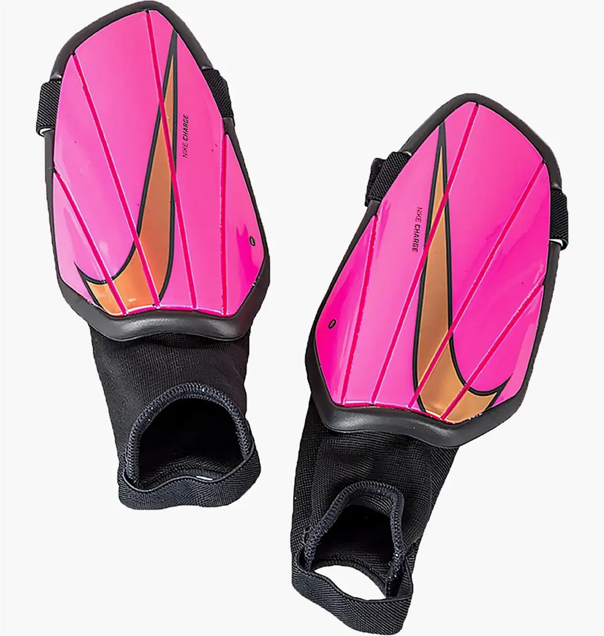 Футбольні щитки Nike Charge